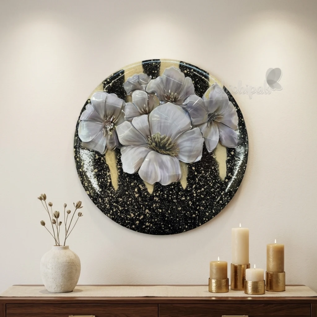 دیوارکوب بشقابی طرح برجسته گل درشت زمینه مشکی برای دیوار پذیرایی