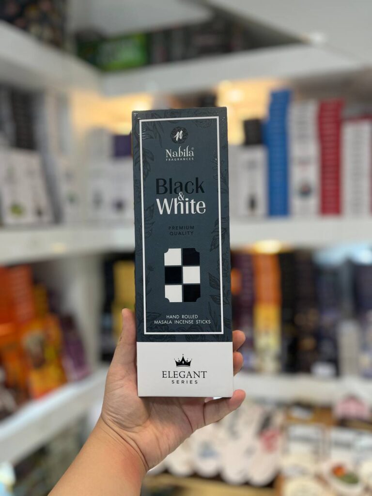 عود شاخه ای بلک اند وایت black and white نبیلا
